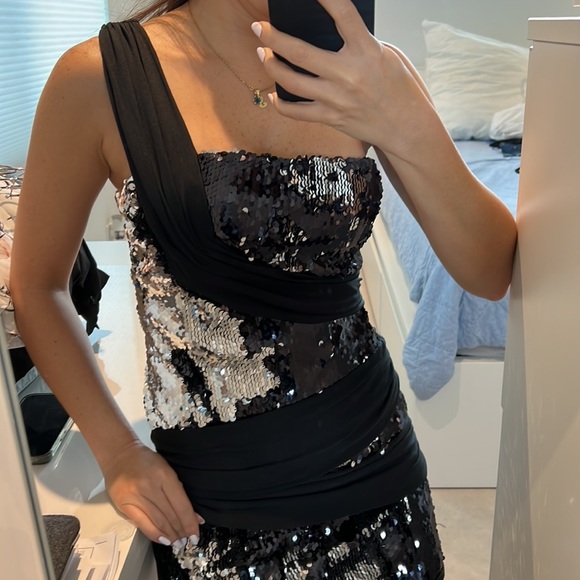 One shoulder small black and silver sequin dress with rushed gathered details - Picture 3 of 5